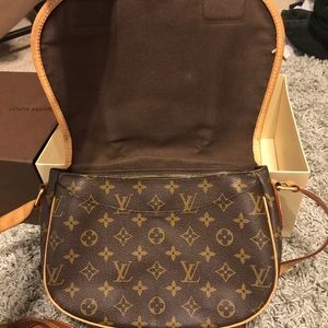 Louis Vuitton Bags - Louis Vuitton Menilmontant pm Louis Vuitton Bags - Louis Vuitton Menilmontant pm